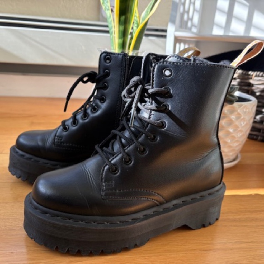 Dr. Martens V Jadon II Mono Platform